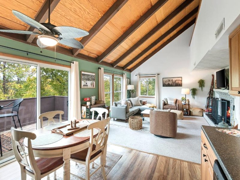 No Dog Fees - Dog Friendly 3BR 2BA with Loft and Mountain Views - Near Bryce Resort in Basye, VAの写真