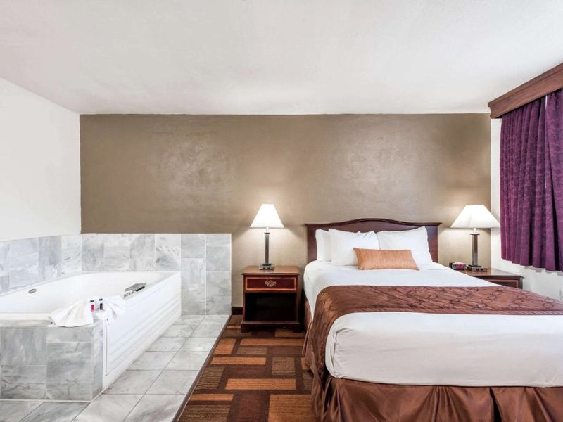 デイズ イン&スイーツ バイ ウィンダム ローダイ (Days Inn & Suites by Wyndham Lodi)の写真