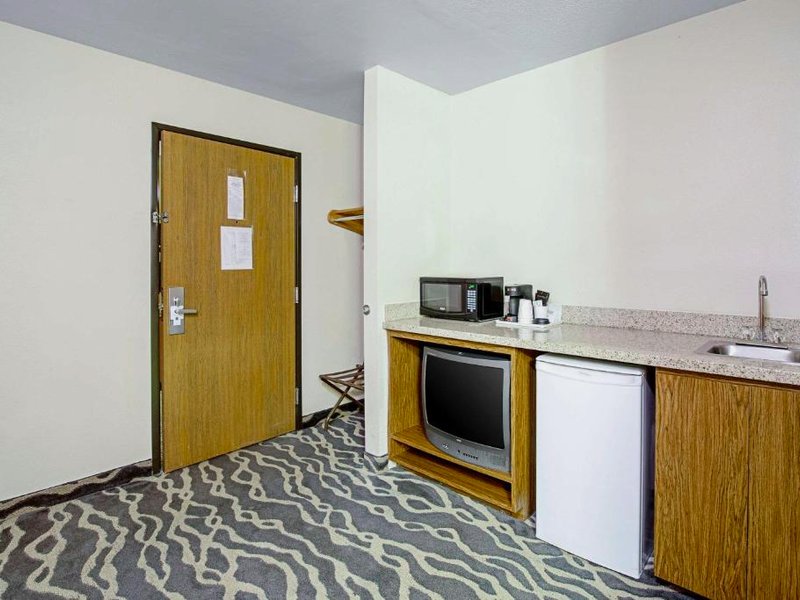 Quality Inn Huronの写真