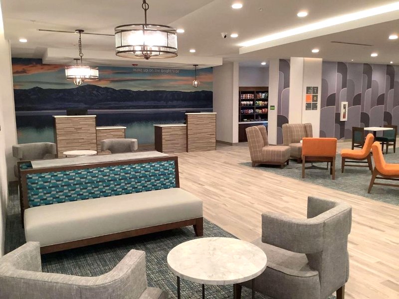 La Quinta Inn & Suites by Wyndham Littleton/Red Rocksの写真