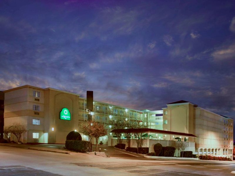 ラ キンタ イン バイ ウィンダム オースティン キャピトル ダウンタウン (La Quinta Inn by Wyndham Austin Capitol / Downtown)の写真