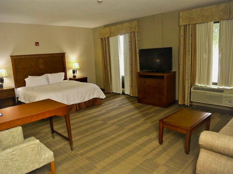 Hampton Inn & Suites Jenningsの写真