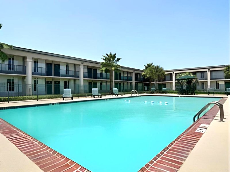 Days Inn & Suites by Wyndham Jenningsの写真