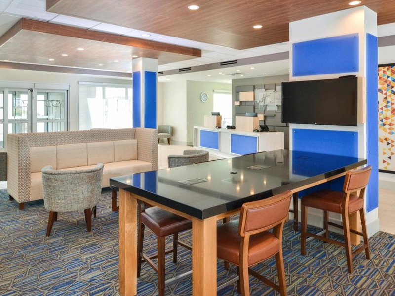 Holiday Inn Express & Suites - Chadron By IHGの写真