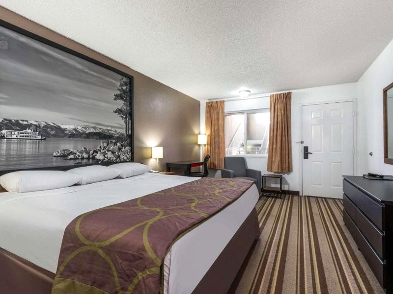 スーパー 8 バイ ウインダム ファーンリー (Super 8 By Wyndham Fernley)の写真