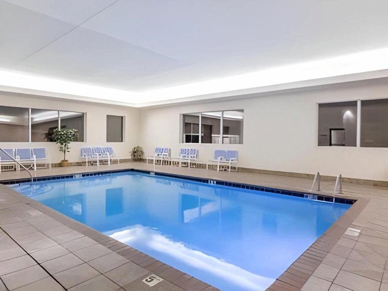 Reston Inn & Suitesの写真