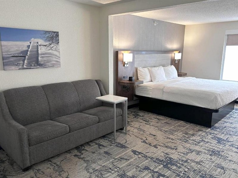 La Quinta Inn & Suites by Wyndham Milwaukee SW New Berlinの写真