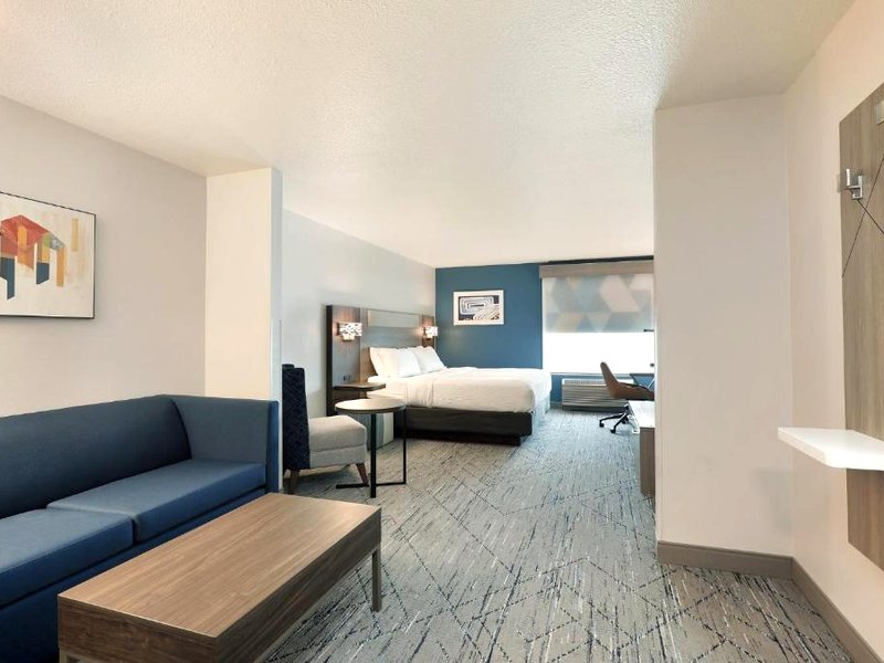 Holiday Inn Express Hotel & Suites Milwaukee-New Berlin By IHGの写真