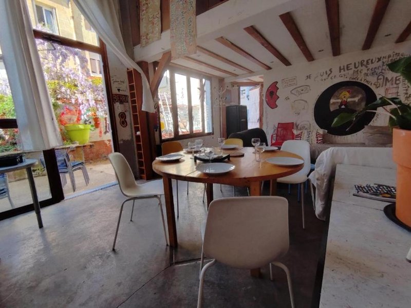 Mini immeuble en entier avec jardin côté Parc (Mini immeuble en entier avec jardin cote Parc)の写真