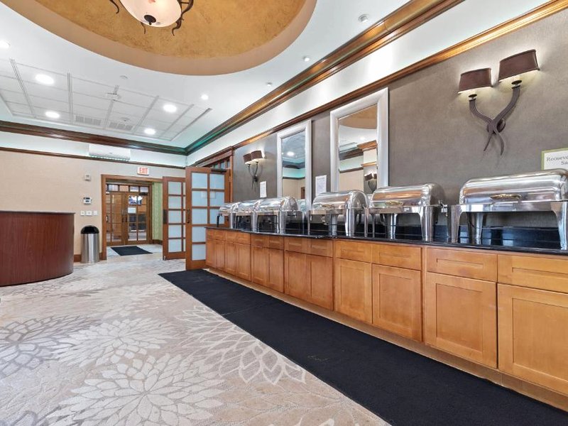 エグゼクティブ スイーツ ネワーク - カルテレット (EXECUTIVE SUITES NEWARK- CARTERET)の写真