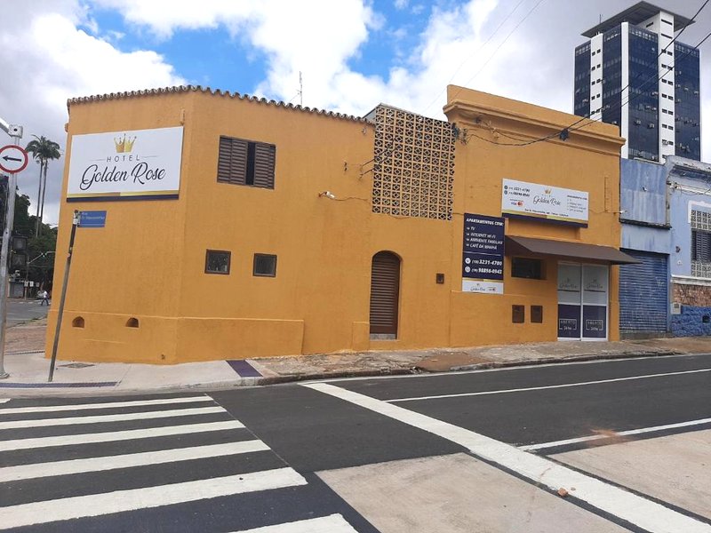 GOLDEN ROSE HOTELの写真