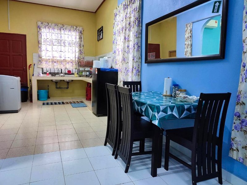 ［ランタウ パンジャン タウン］一軒家（50m²）｜ 3ベッドルーム／2バスルーム (Homestay Tepi Sungai Golok)の写真