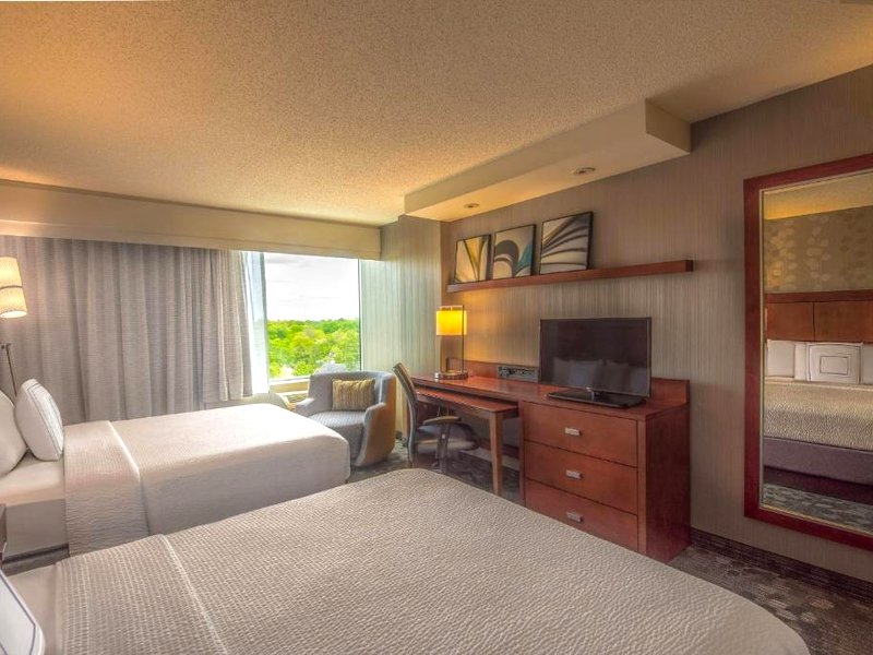 コートヤード ベセスダ チェビーチェイス (Courtyard Bethesda Chevy Chase)の写真