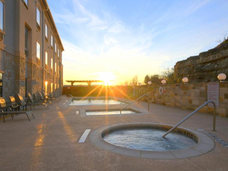 Baymont Inn & Suites by Wyndham Glen Roseの写真