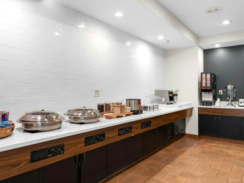 コートヤード バーリントン ウィリンストン (Courtyard Burlington Williston)の写真