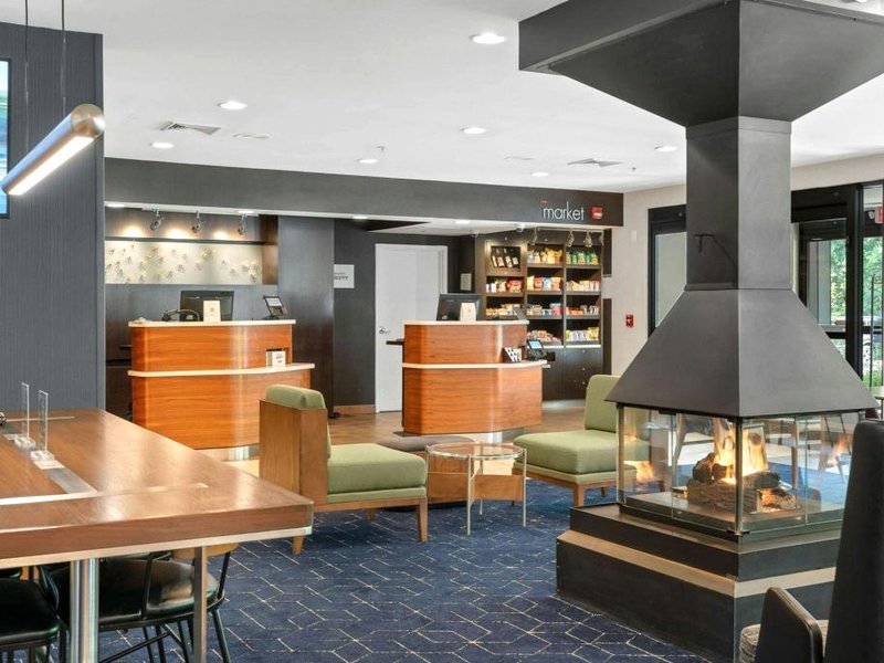 コートヤード バーリントン ウィリンストン (Courtyard Burlington Williston)の写真