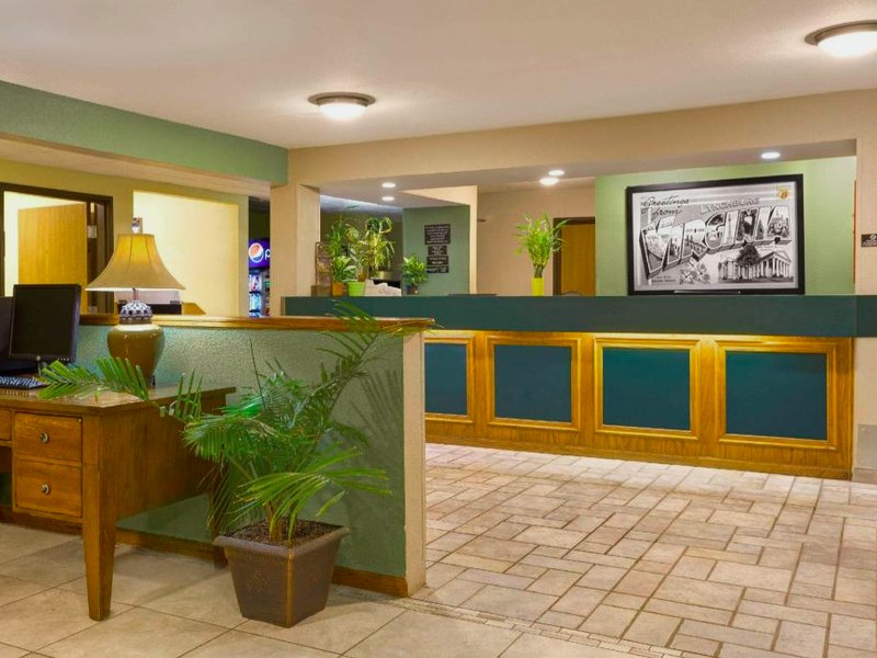 Super 8 By Wyndham Lynchburg Vaの写真