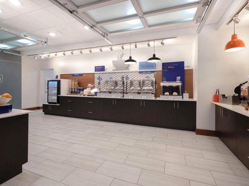 Holiday Inn Express And Suites Brighton By IHGの写真