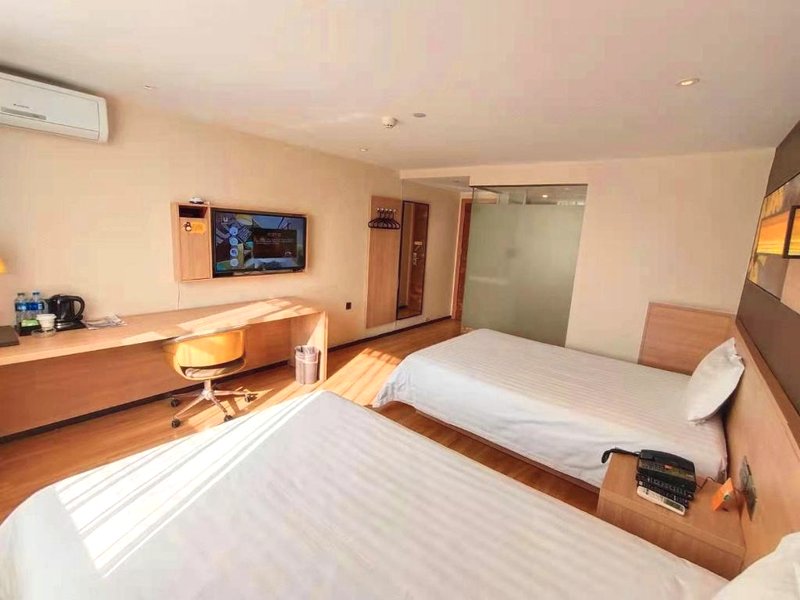 IU Hotel Zhanjiang Guomao Dingsheng Squareの写真