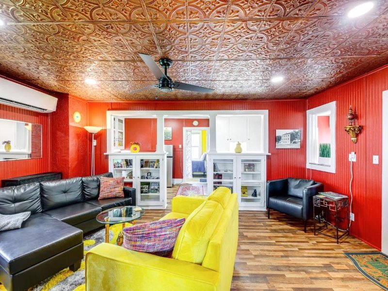 Homey Cottage with Sunroom and Smart TV!の写真
