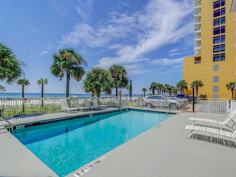 Beach Tower Beachfront Hotel, a By The Sea Resortの写真