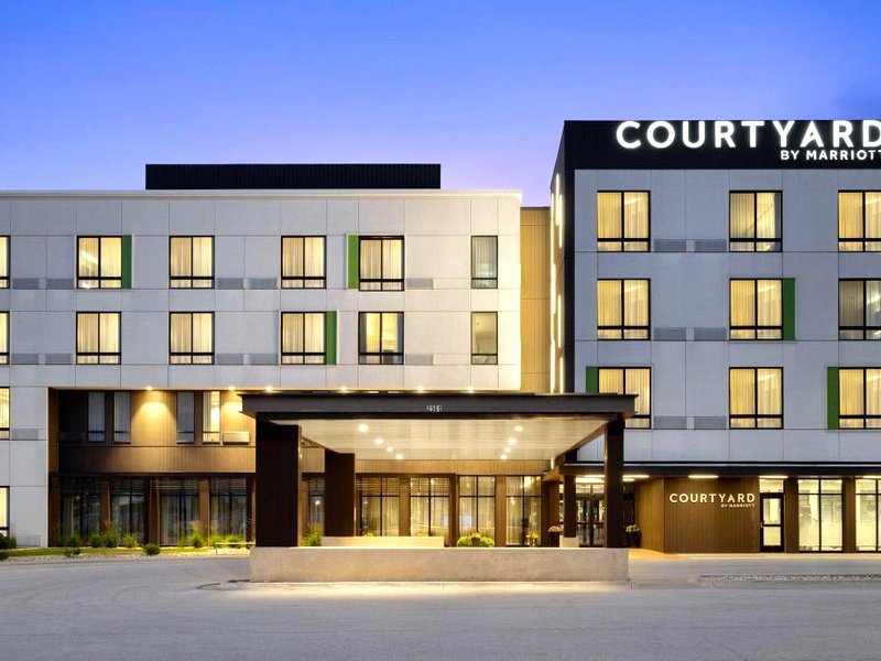 コートヤード オマハ イースト カウンシル ブラフ IA (Courtyard Omaha East/Council Bluffs, IA)の写真