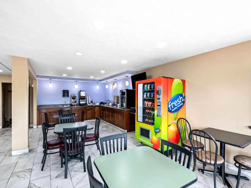 スーパー 8 バイ ウインダム カウンシル ブラフス IA オマハ NE エリア (Super 8 By Wyndham Council Bluffs Ia Omaha Ne Area)の写真