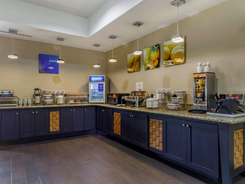 コンフォート スイーツ ビューダ オースティン サウス (Comfort Suites Buda - Austin South)の写真