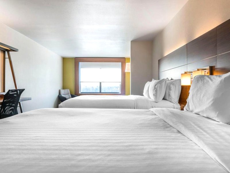 Holiday Inn Express & Suites Clarion By IHGの写真
