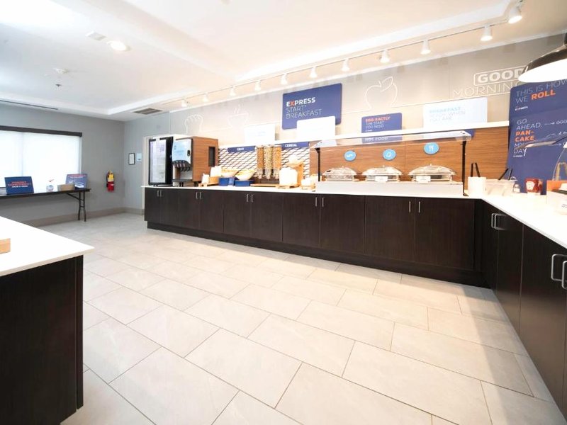 Holiday Inn Express and Suites Atlanta-Johns Creek By IHGの写真