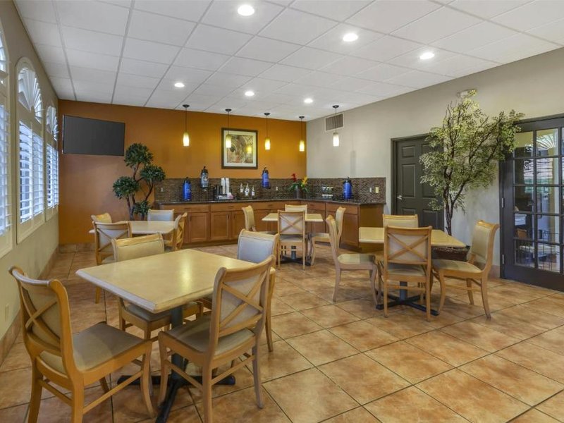 ベストウェスタン コッパー ヒルズ イン (Best Western Copper Hills Inn)の写真
