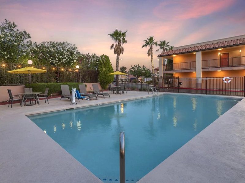 ベストウェスタン コッパー ヒルズ イン (Best Western Copper Hills Inn)の写真