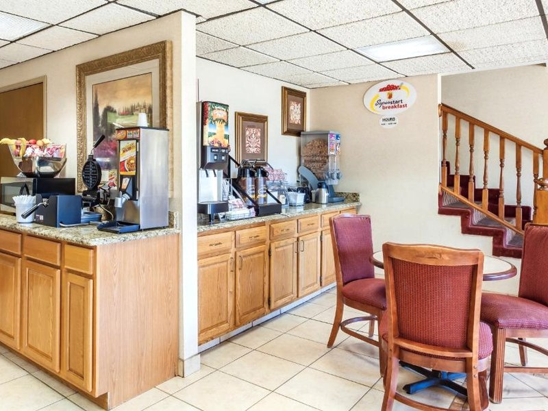 スーパー 8 バイ ウインダム モーリスタウン サウス (Super 8 By Wyndham Morristown/South)の写真