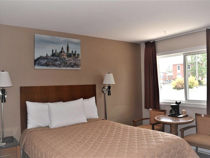 Knights Inn - Arnprior ONの写真