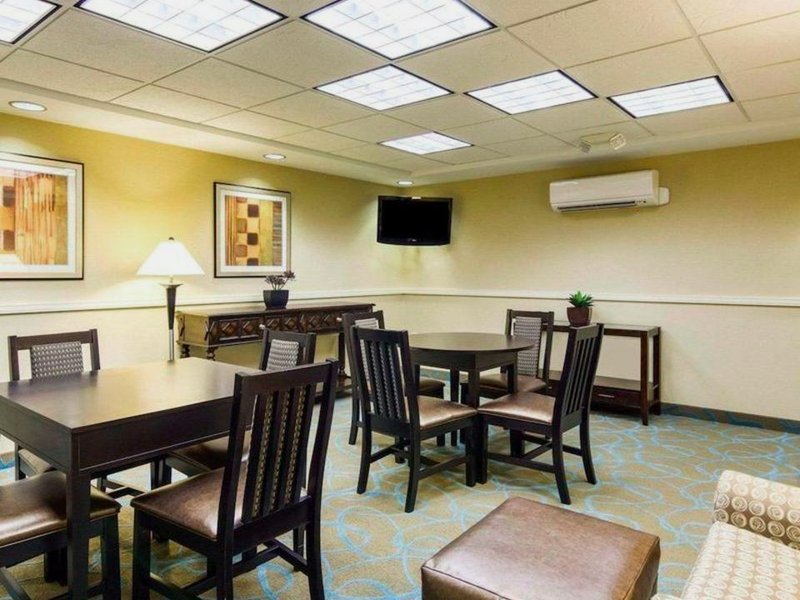 Suburban Studios Quanticoの写真