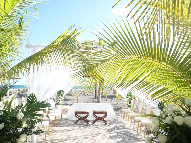 Las Olas Beach Resortの写真