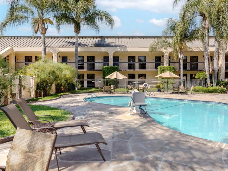 ベストウェスタン プラス サウス コースト イン (Best Western Plus South Coast Inn)の写真