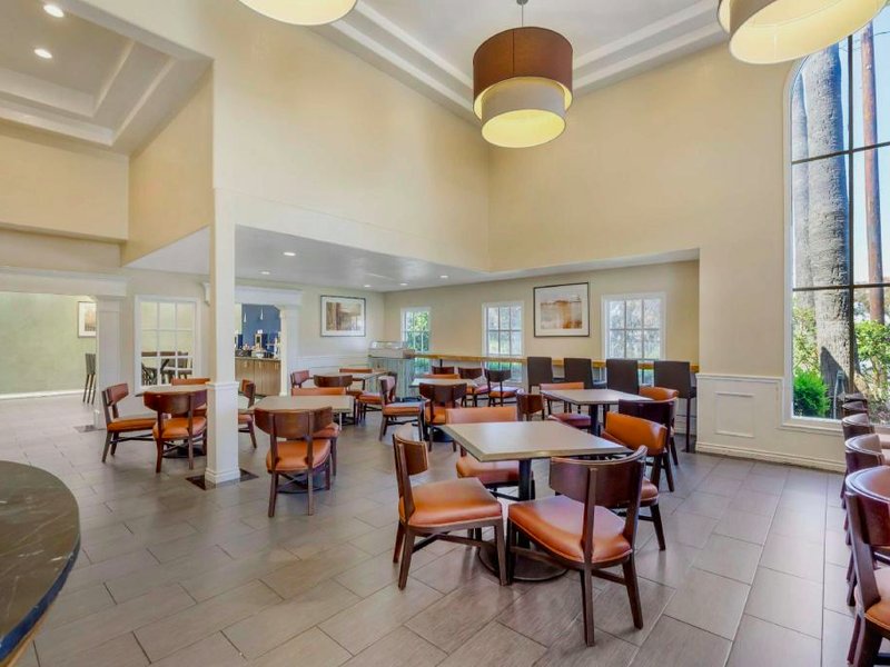 ベストウェスタン プラス ニューポート メサ イン (Best Western Plus Newport Mesa Inn)の写真