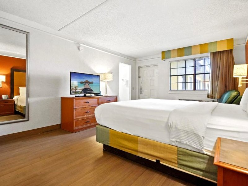 ラ キンタ イン バイ ウィンダム コスタ メサ / ニューポート ビーチ (La Quinta Inn by Wyndham Costa Mesa / Newport Beach)の写真