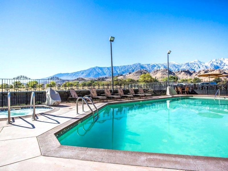 クオリティ イン ローン パイン ニア マウント ホイットニー (Quality Inn Lone Pine near Mount Whitney)の写真