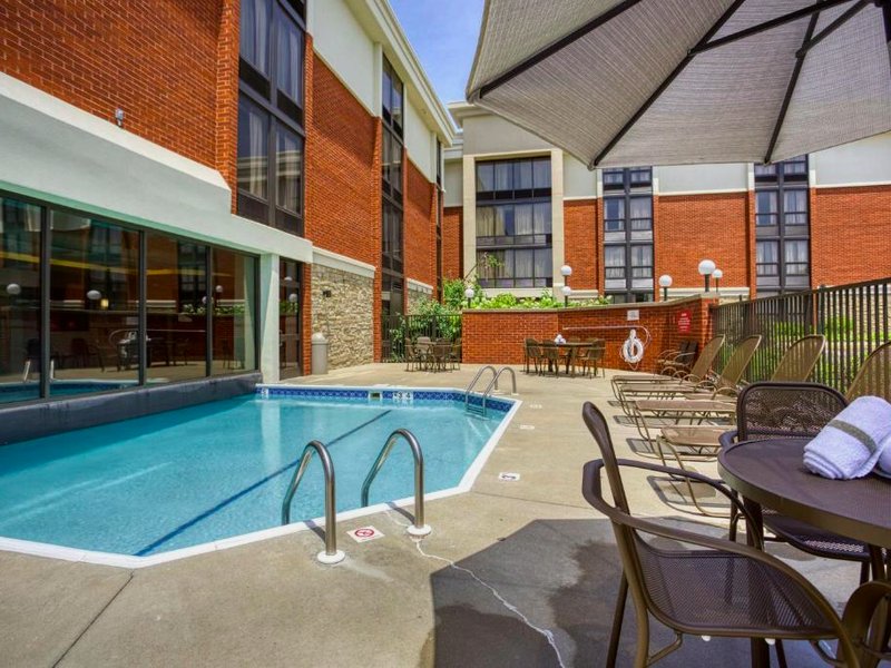 Drury Inn & Suites St. Louis Fairview Heightsの写真