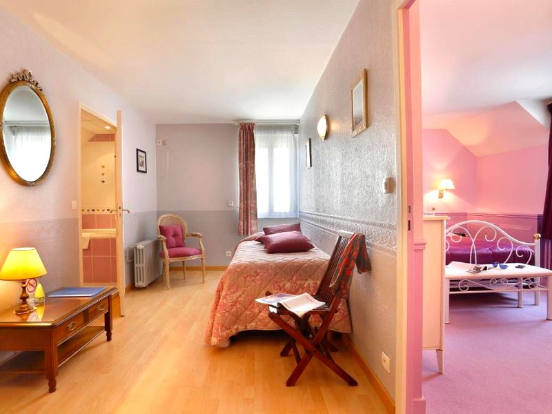 Contact Hotel de France Contres-Beauval-Chevernyの写真