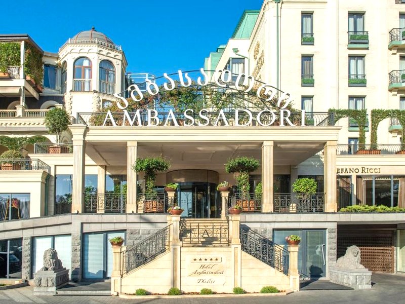 アンバサドリ トビリシ ホテル (Ambassadori Tbilisi Hotel)の写真