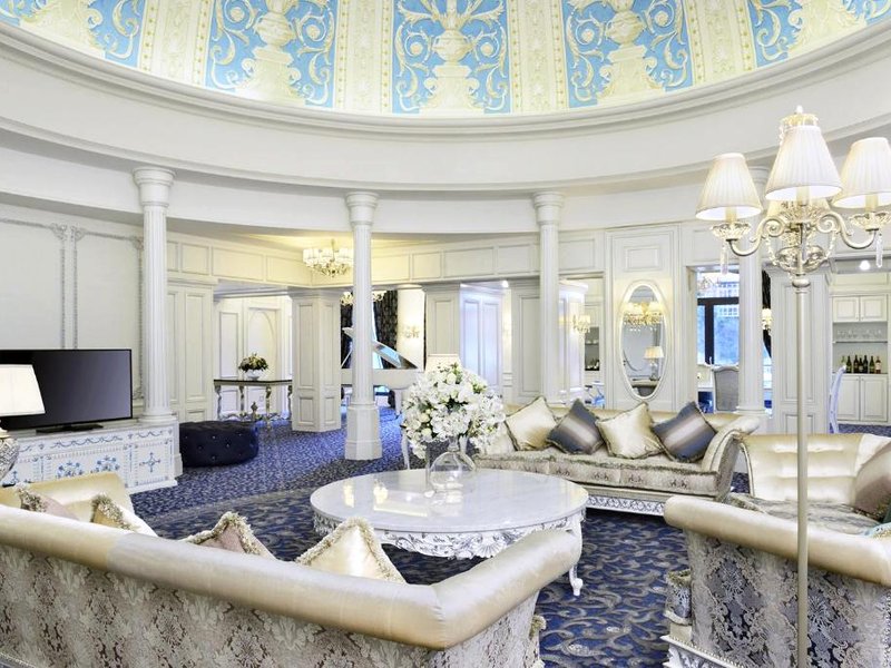 アンバサドリ トビリシ ホテル (Ambassadori Tbilisi Hotel)の写真