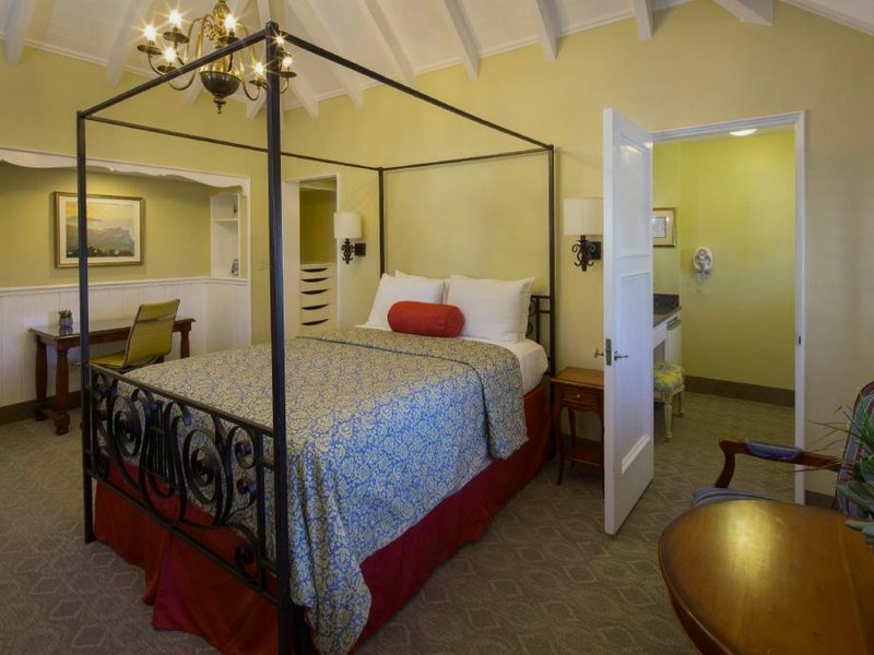 ザ ノルマンディー イン (The Normandy Inn)の写真