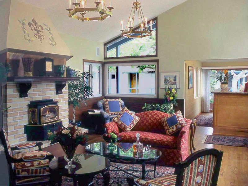 ザ ノルマンディー イン (The Normandy Inn)の写真