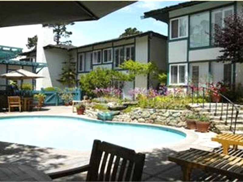 ザ ノルマンディー イン (The Normandy Inn)の写真