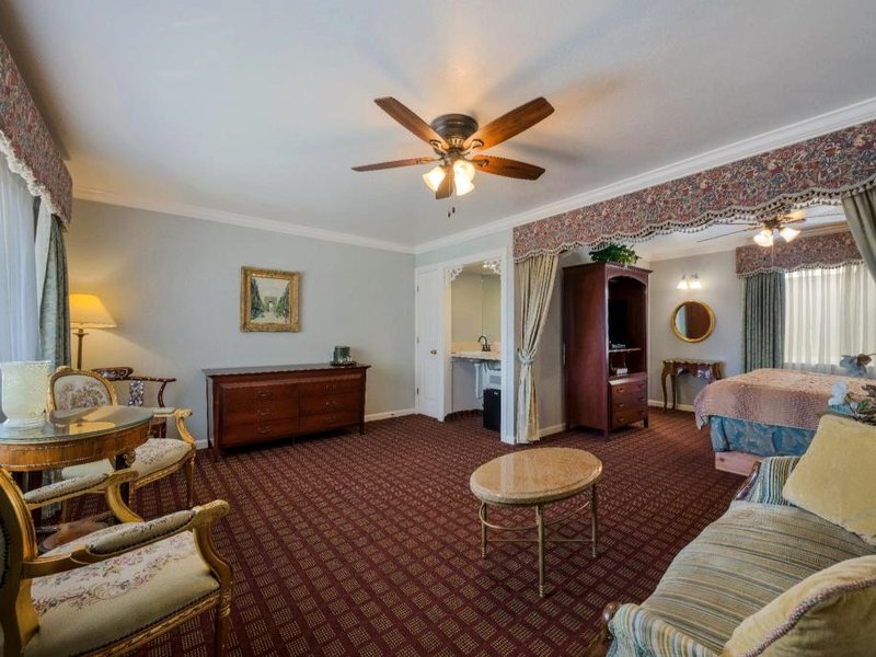 カーメル イン＆スイーツ (Carmel Inn & Suites)の写真