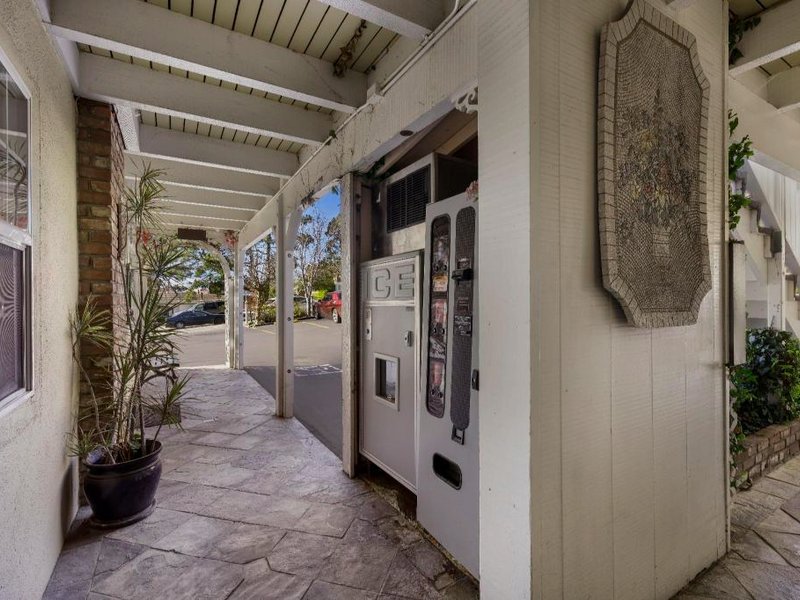 カーメル イン＆スイーツ (Carmel Inn & Suites)の写真