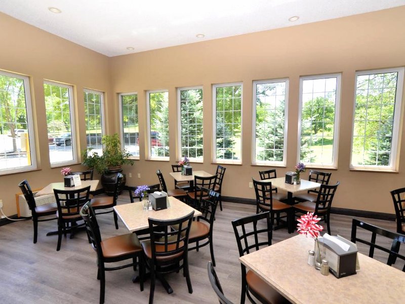 Cobblestone Inn & Suites - Denison - Majestic Hillsの写真